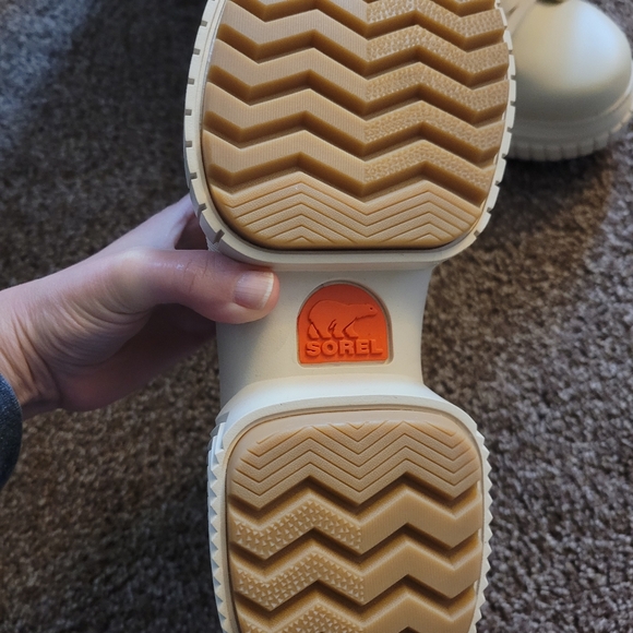 NWT Sorel ona ave boots - Picture 3 of 4